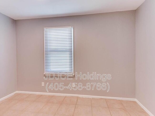 Building Photo - 513 E Northrup Dr