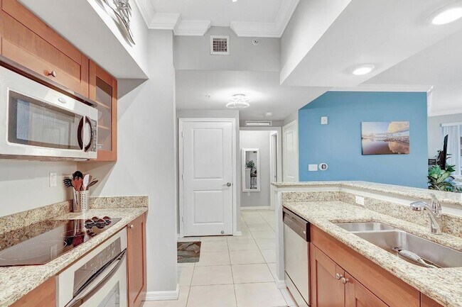 Building Photo - 975 NW Flagler Ave