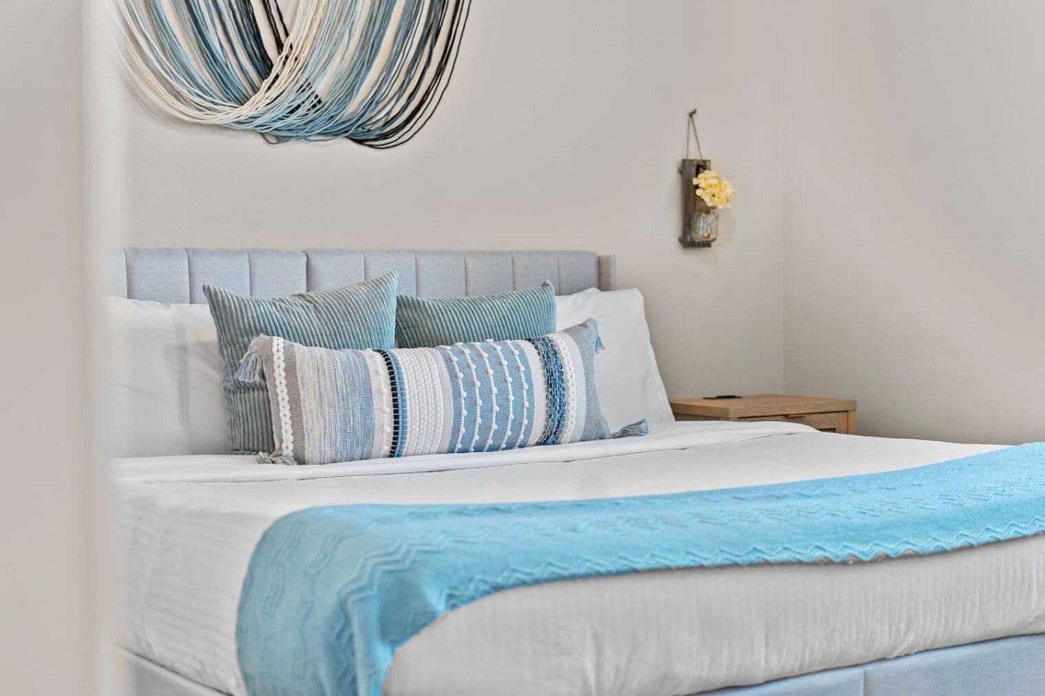 Building Photo - 711 W Broadway Rd