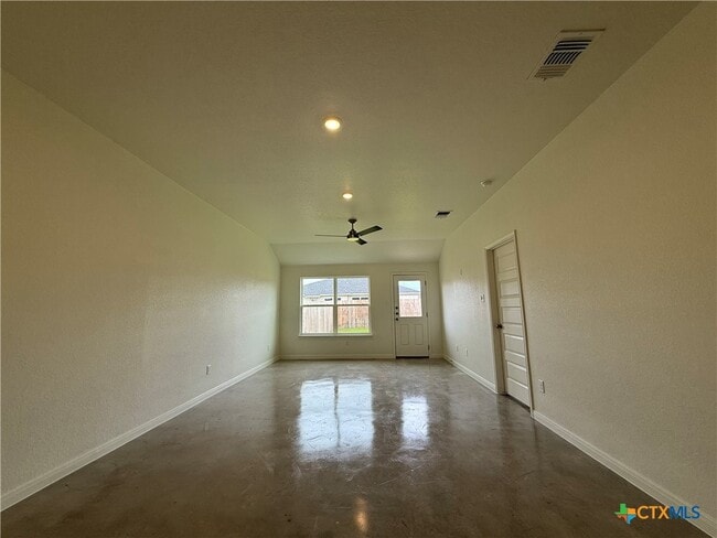 Building Photo - 903 Switchgrass Dr