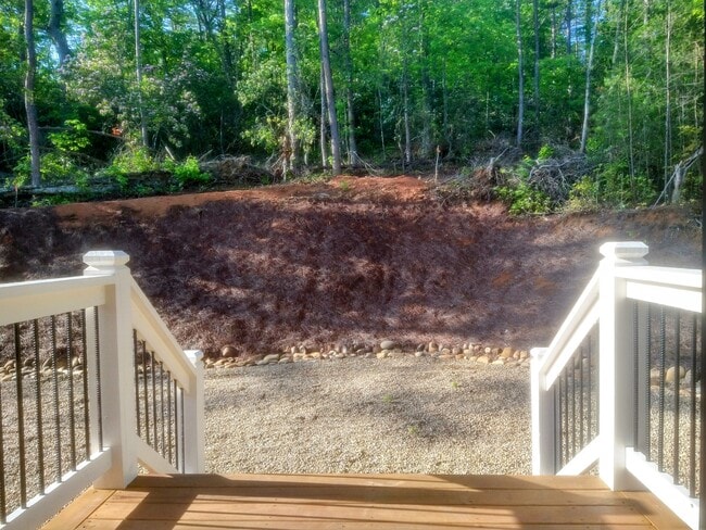 Building Photo - 63 Redwood Ln