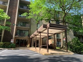 Building Photo - 511 1st St N