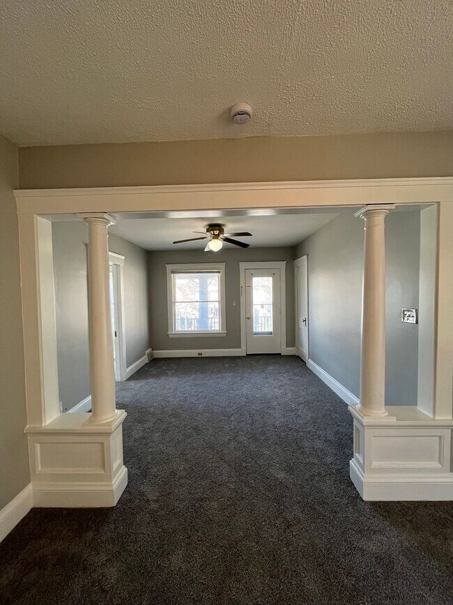 Building Photo - 3339 W.84th