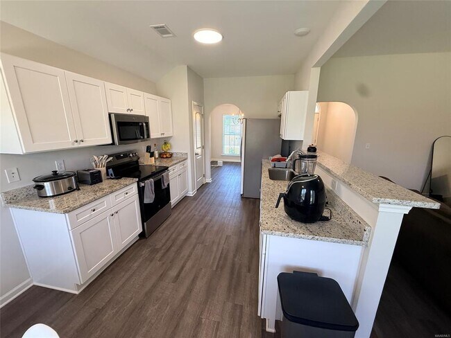 Building Photo - 6108 Ridgeside Boulevard