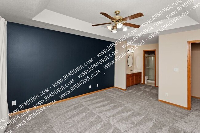 Building Photo - 8912 Highland Oaks Dr