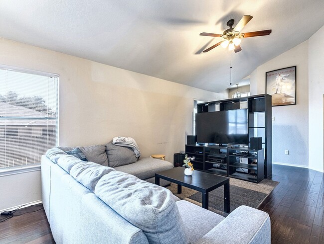 Building Photo - Cozy 3-Bedroom, 2-Bath Solar-Powered Home with New Appliances & Fenced Backyard