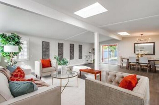Building Photo - Clairmont House for Rent / 3BR 2BA