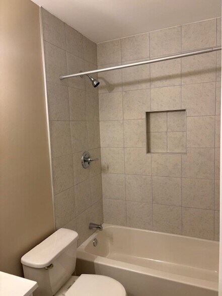 Building Photo - 1151 Golden Pond Ct