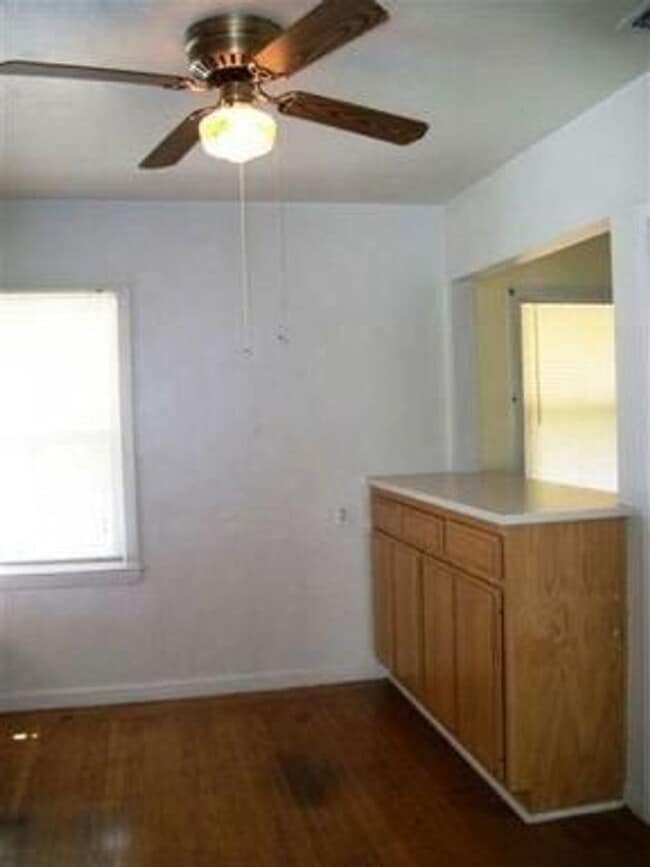 Building Photo - CUTE HOME IN EAST SACRAMENTO!!