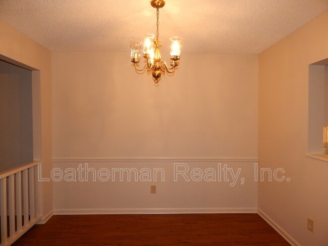 Building Photo - 738 Coventry Ln