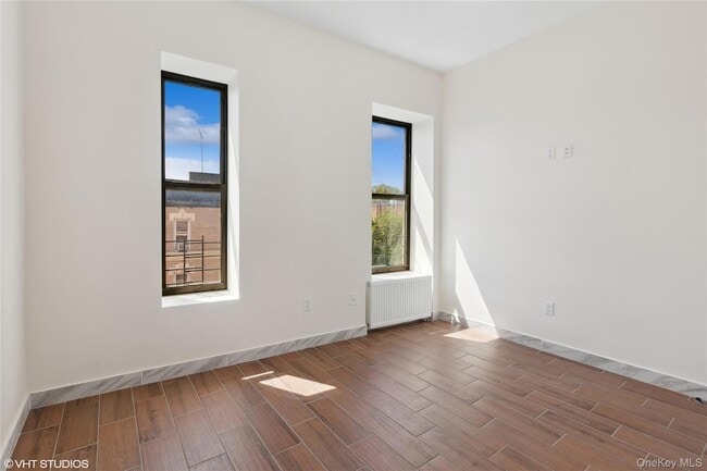 Building Photo - 311 St Ann's Ave