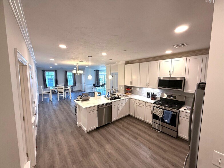 Building Photo - 320 Middlesex Ave