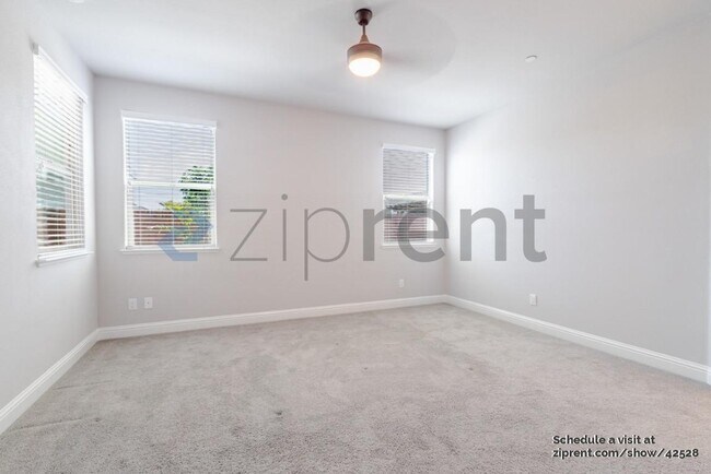 Building Photo - 5024 Saugus St