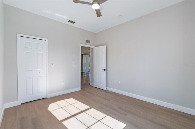 Building Photo - 32 Roxton Ln