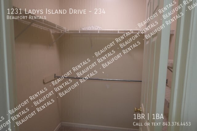 Building Photo - 1231 Ladys Island Dr