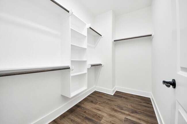 Building Photo - 767 Marjorie St