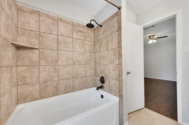 Building Photo - 2502 Ewell Dr