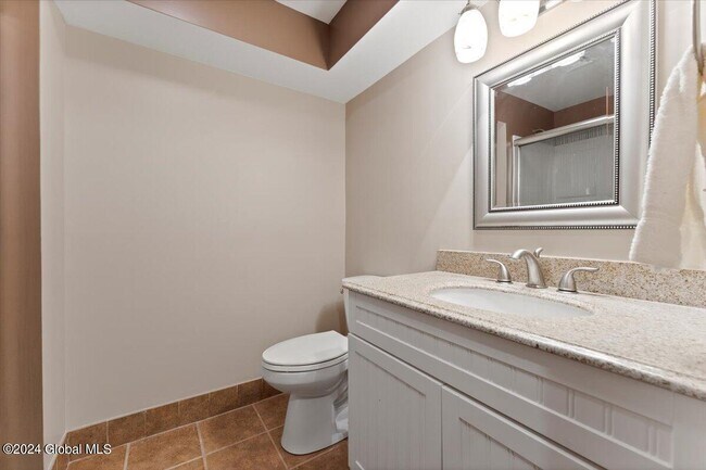 Building Photo - 7 Hill Rd