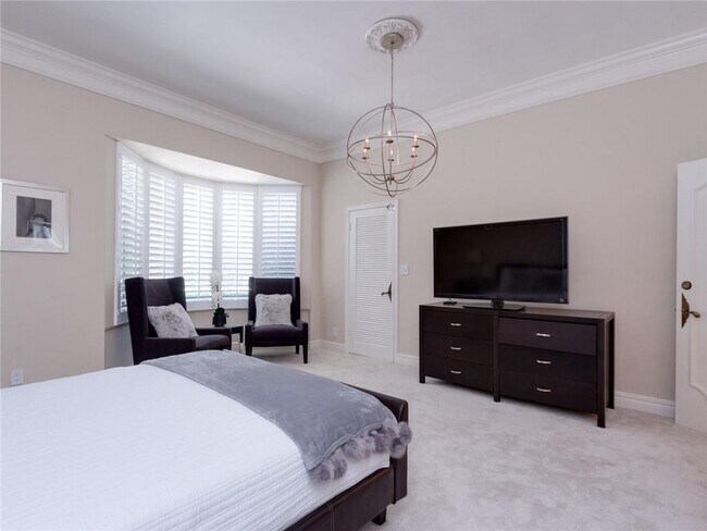 Building Photo - 615 Coral Way