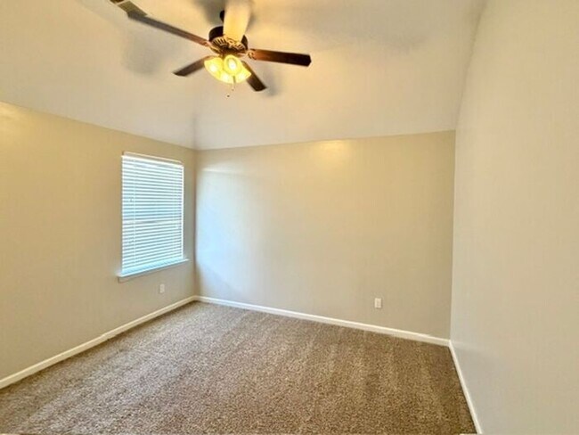 Building Photo - Gated Community 4 Bedroom 2.5 Bath Home In Southeast Memphis