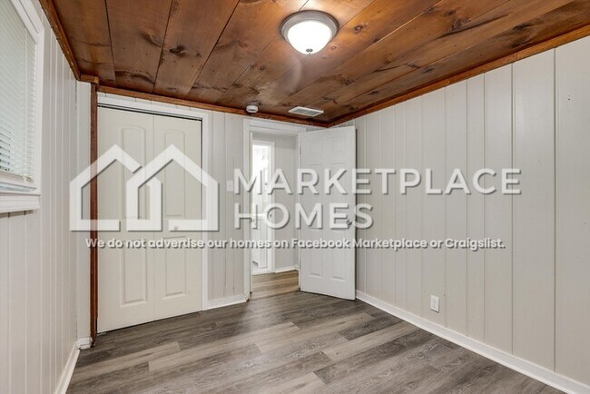 Building Photo - 7094 Fisher Ave