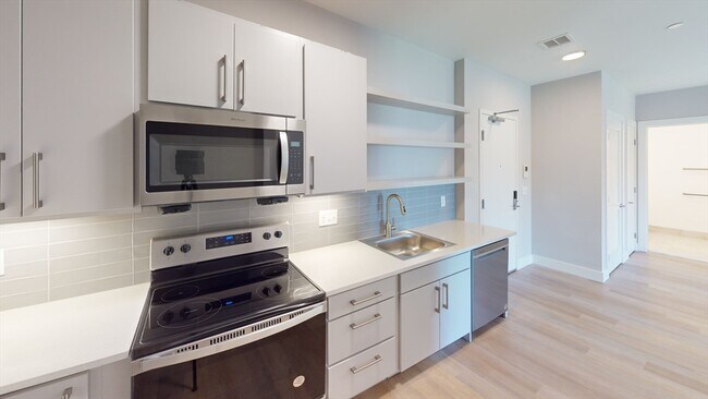 Building Photo - 250 Centre St