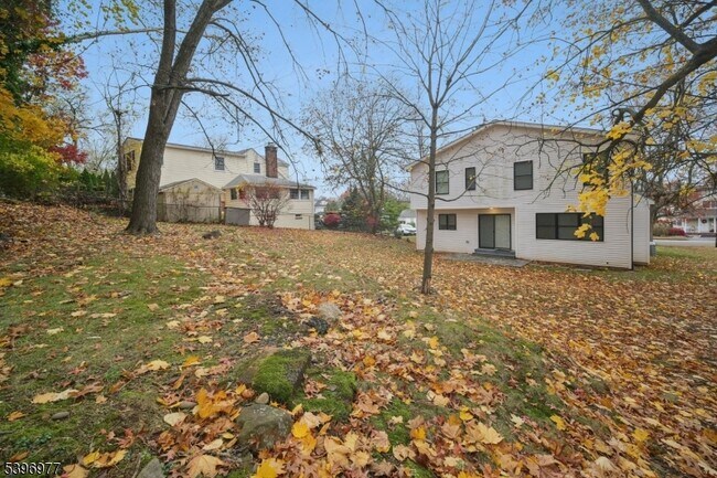 Building Photo - 134 Hillside Ave