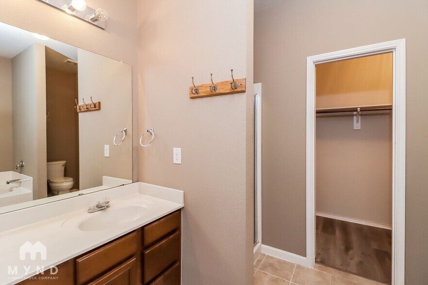 Building Photo - 5037 Caraway Dr
