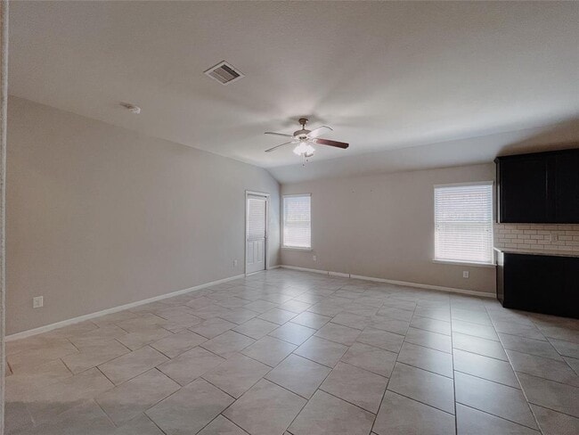 Building Photo - 8123 Carillon Way