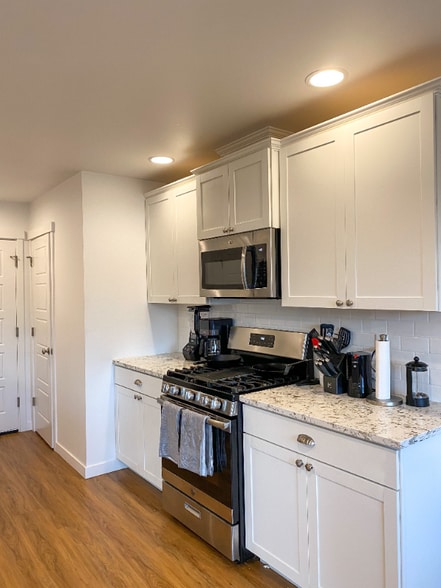 Building Photo - 1589 NW 5th Ave