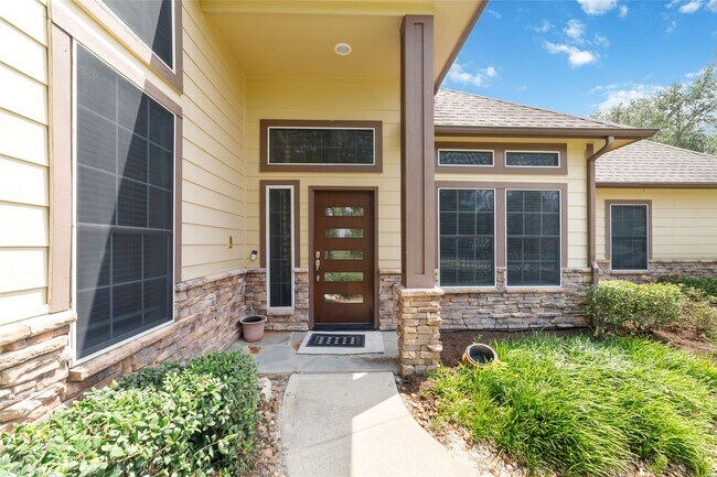 Primary Photo - 8030 Loyel Pointe Dr