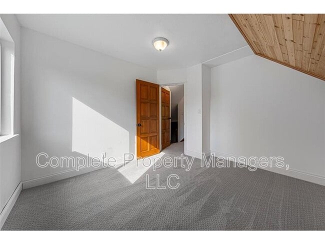Building Photo - 405 Columbus Ave