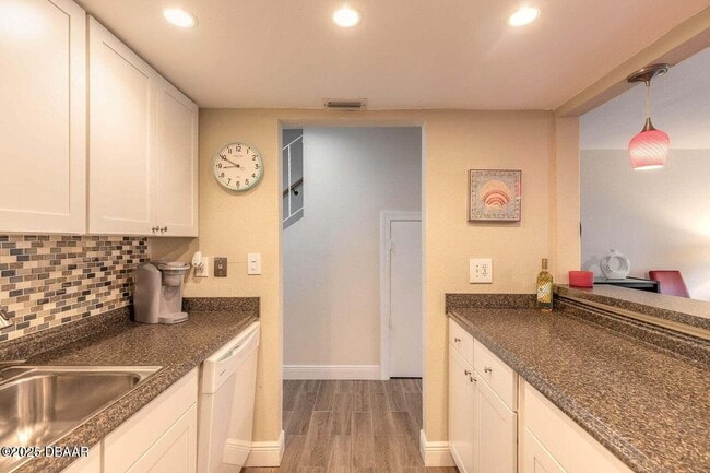 Building Photo - 2750 Ocean Shore Blvd