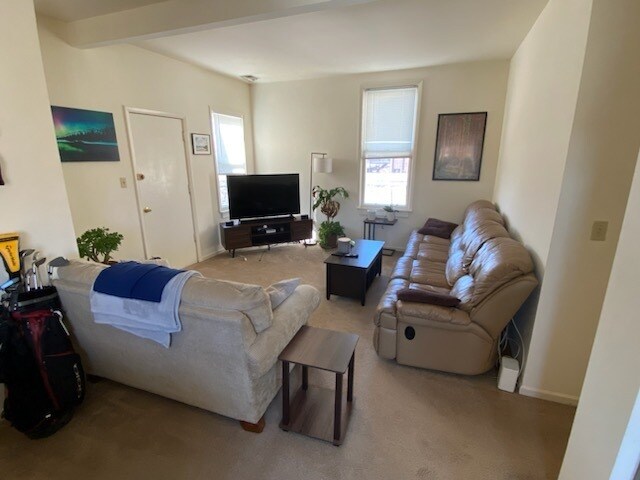 Building Photo - 3018 N Clybourn Ave