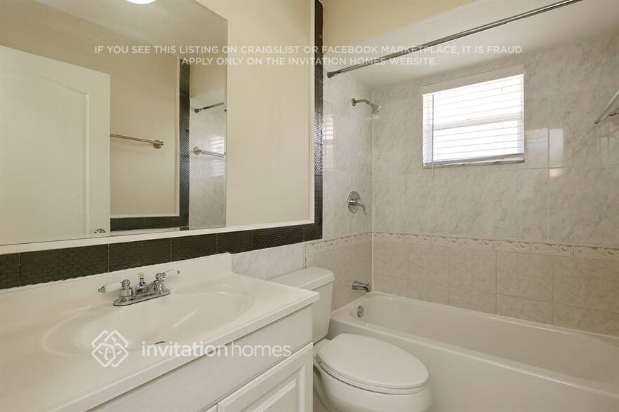 Building Photo - 11255 SW 143rd Ct