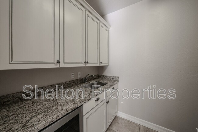 Building Photo - 3779 N Denny Way