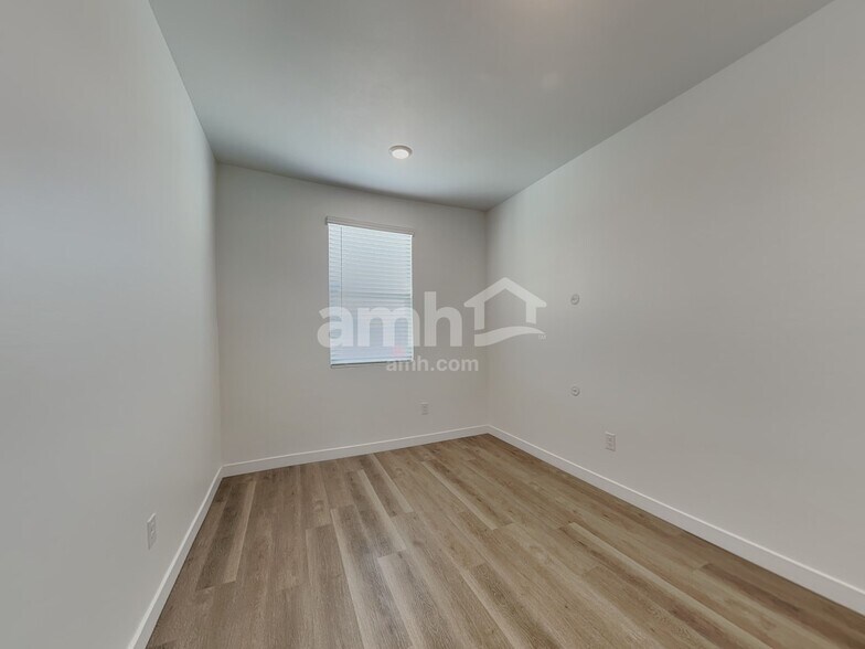 Building Photo - 13042 Mustang Crossing Rd