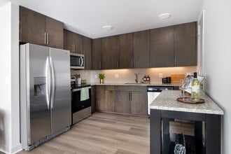 Building Photo - Ovation at Park Crest