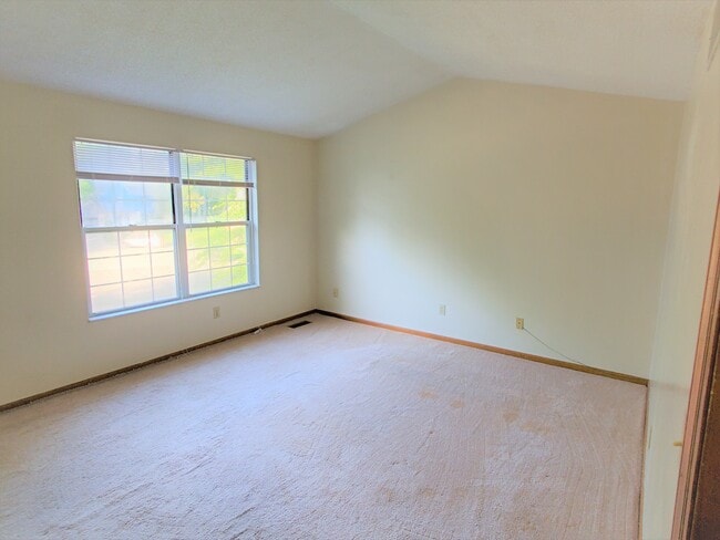 Master bedroom - 6423 Plankton Dr