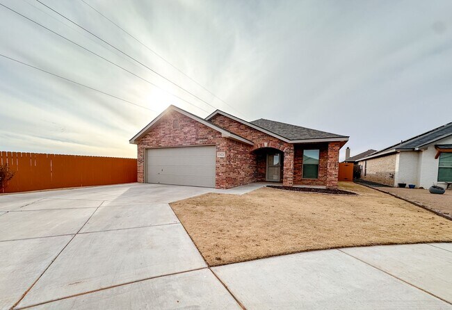 Building Photo - 3/2/2 Home in Windstone!