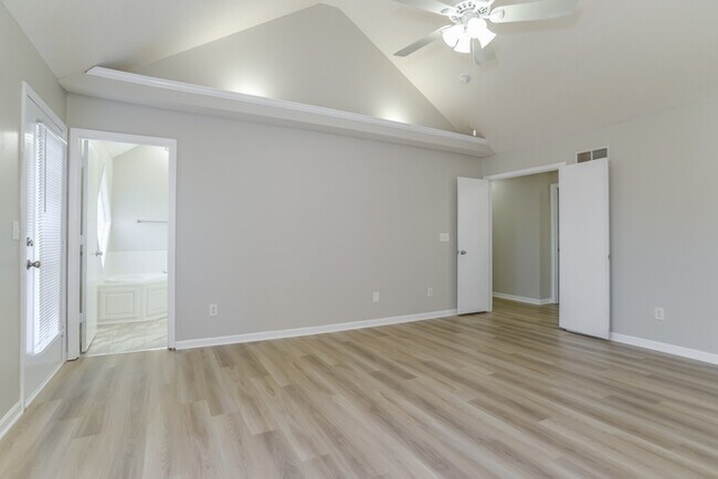Building Photo - 1504 Bridlewood Ln
