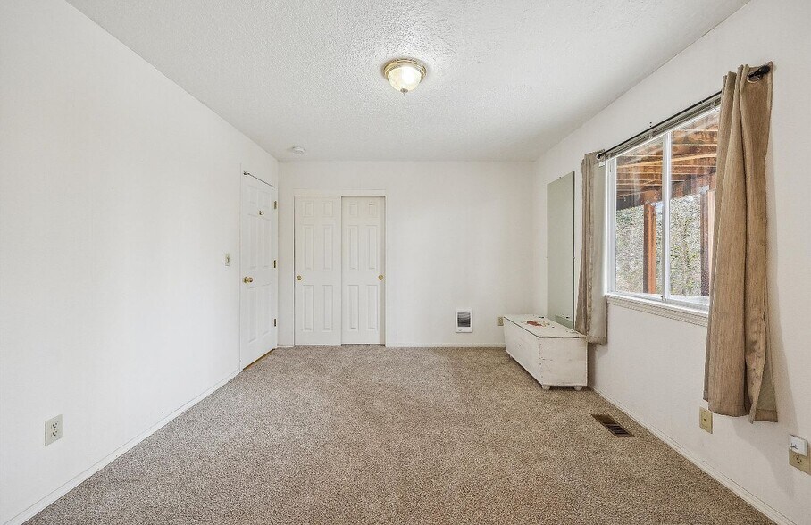 Building Photo - 213 Hidalgo St