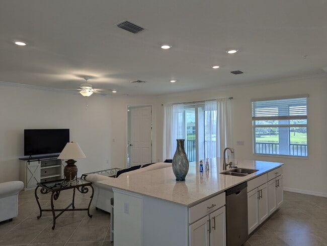 Building Photo - 923 Tidewater Shores Loop