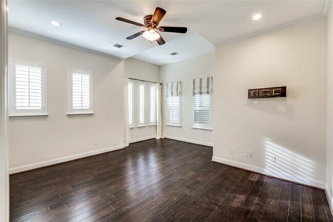 Building Photo - 6109 Stillman St