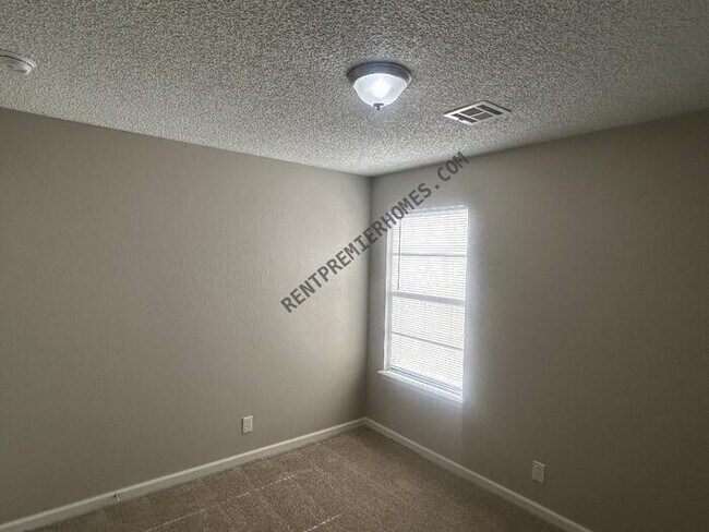 Building Photo - 2003 N 29th St