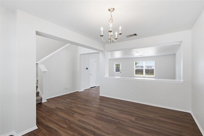 Building Photo - 18120 Topsail St