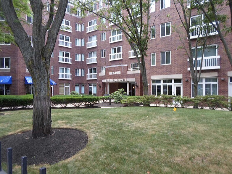 Building Photo - 950 Massachusetts Ave