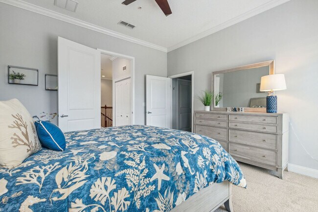 Building Photo - 95217 Summerwoods Cir