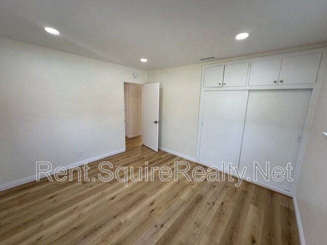 Building Photo - 747 E Benbow St