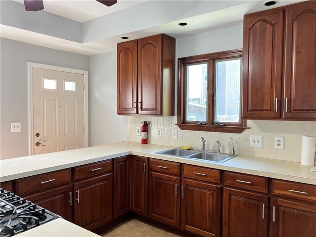 Building Photo - 15 Marion Ter